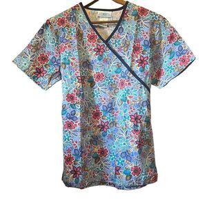 Scrub top size small